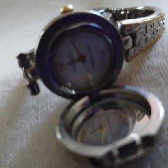 VTG Annie Klein Watch #10/5501 Bangle Style Band Gold & Silver, Protection Cover